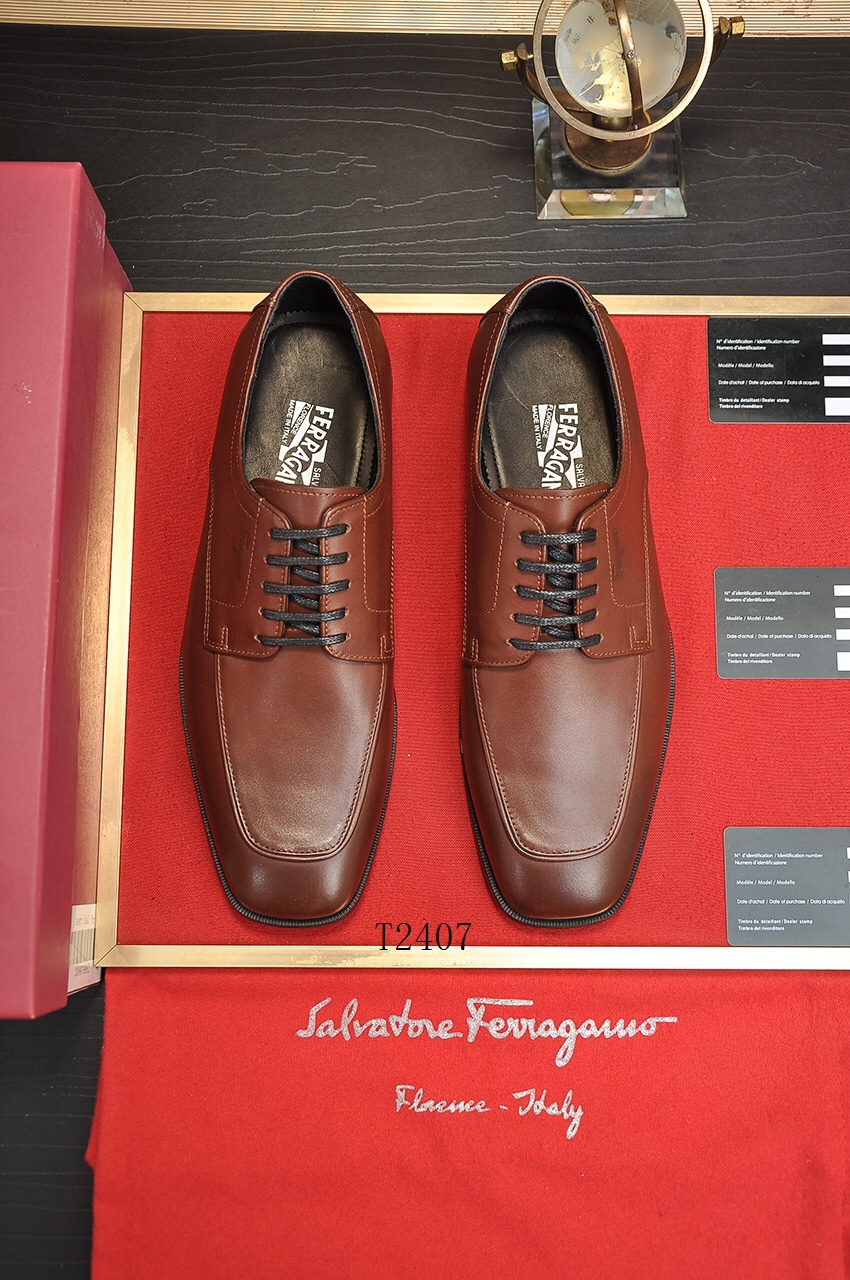 Ferragamo sz38-44 640